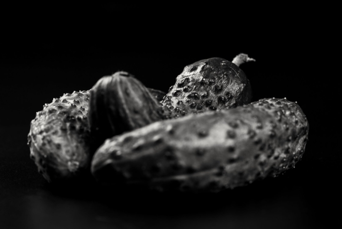 Черный огурец