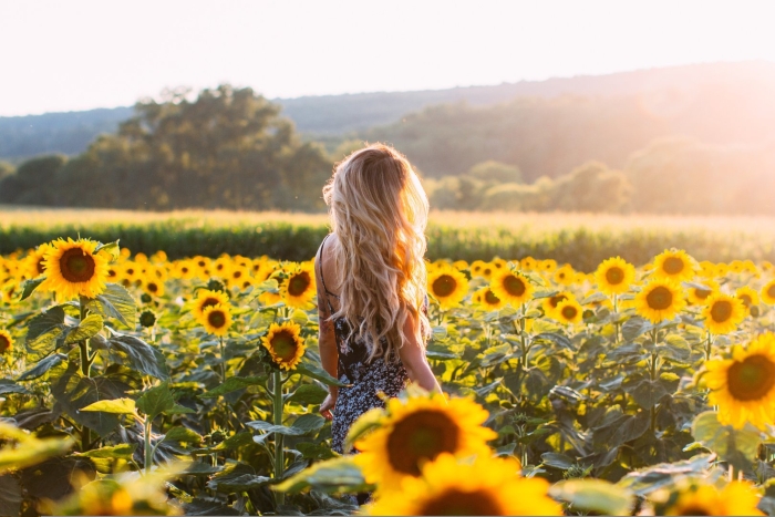 Подсолнух девушка