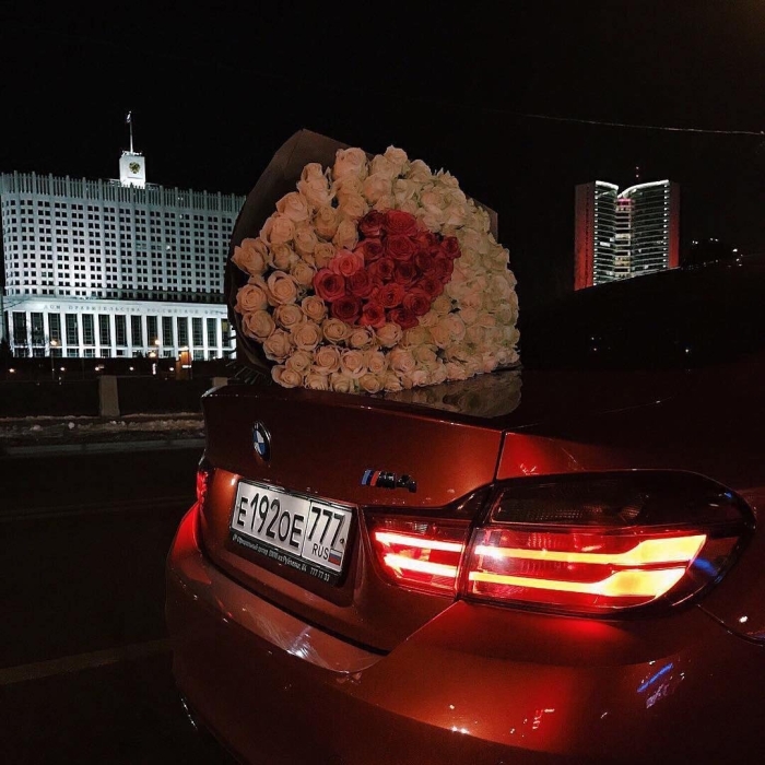 Бмв и розы