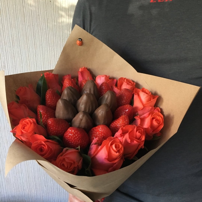 Букет из клубники в шоколаде