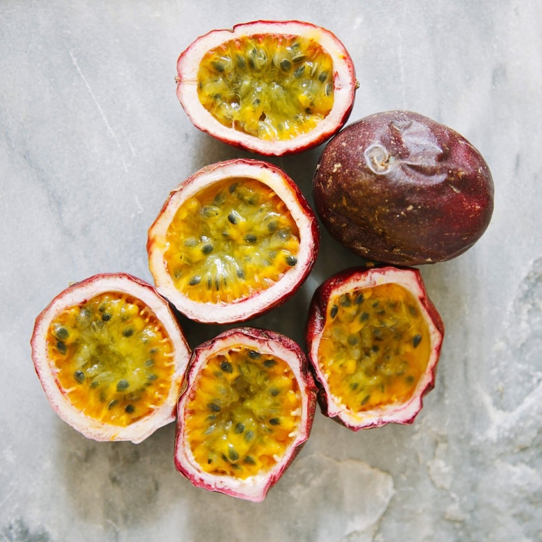 Спелая маракуйя фото