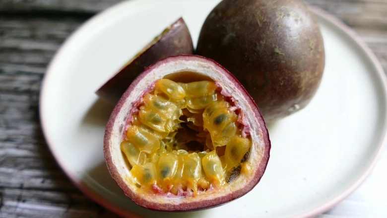 Маракуйя пассифлора фрукт