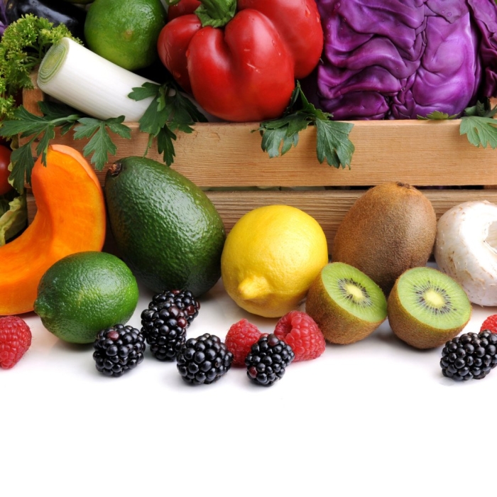 Свежие овощи и фрукты