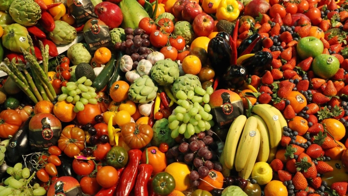 Свежие фрукты и овощи