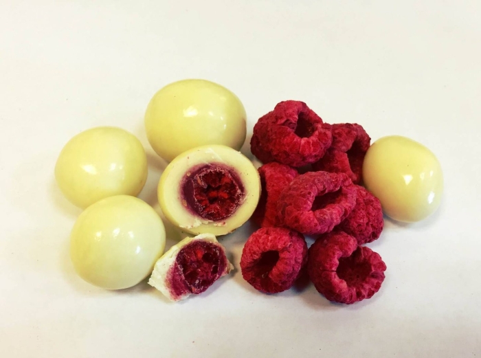 Сублимированная малина в йогуртовой глазури