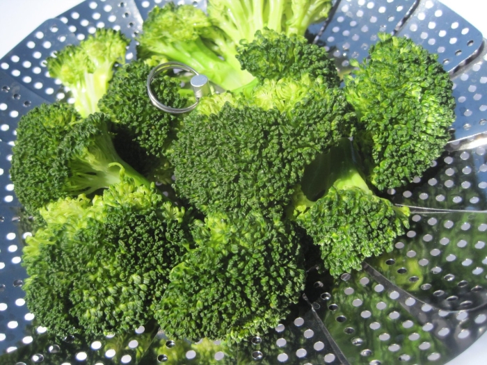 Брокколи на пару