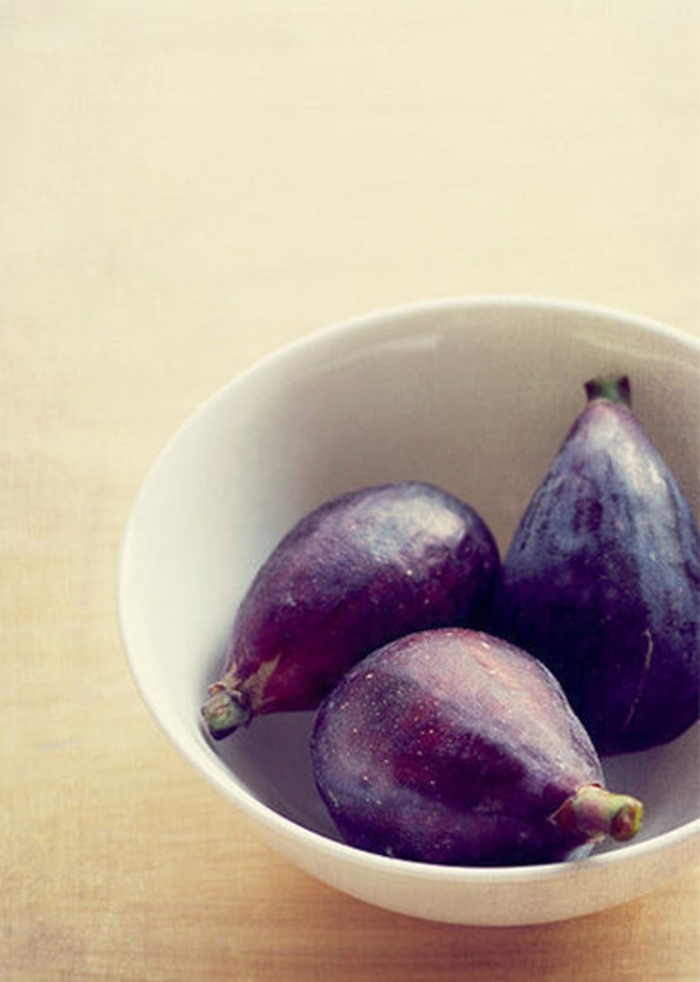 Фиолетовые фрукты