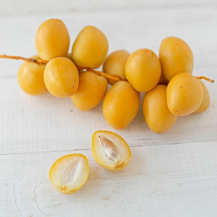 Желтые финики