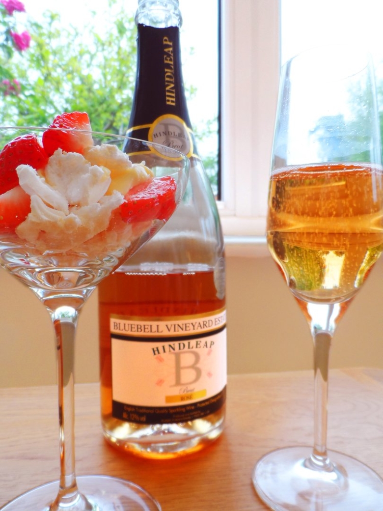 Шампанское с фруктами