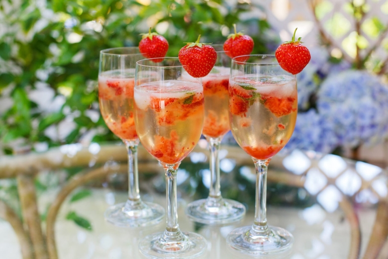 Клубника в бокале