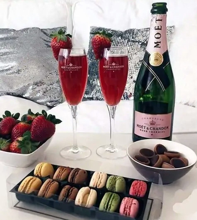 Клубника с шампанским