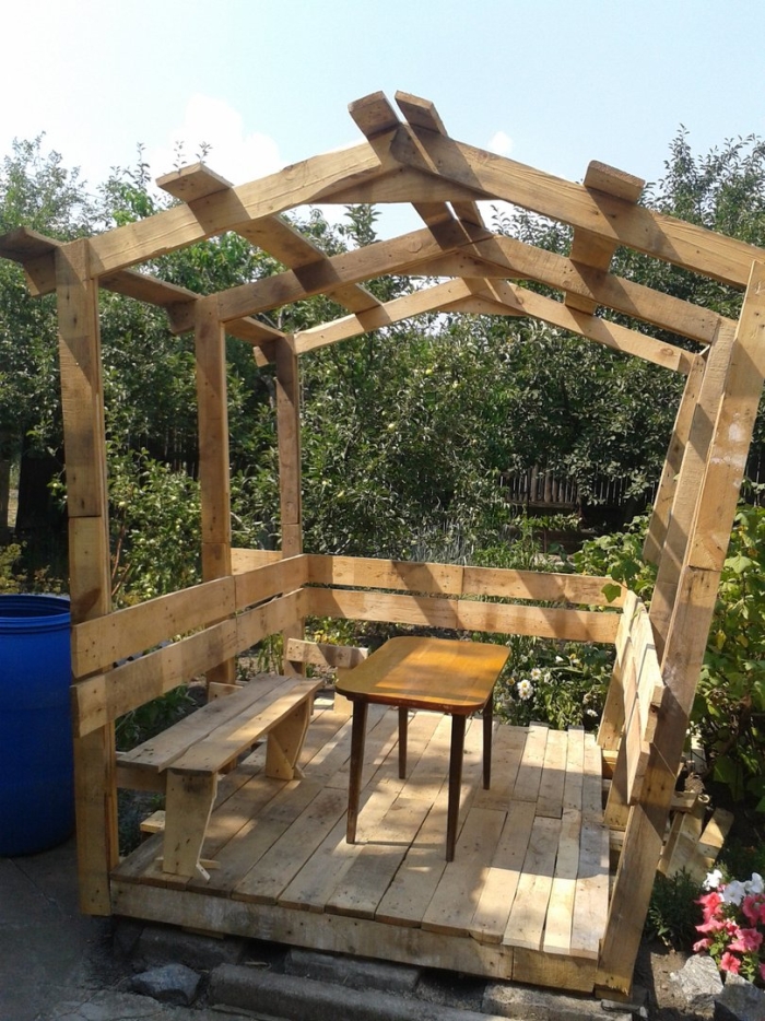 Беседка из поддона
