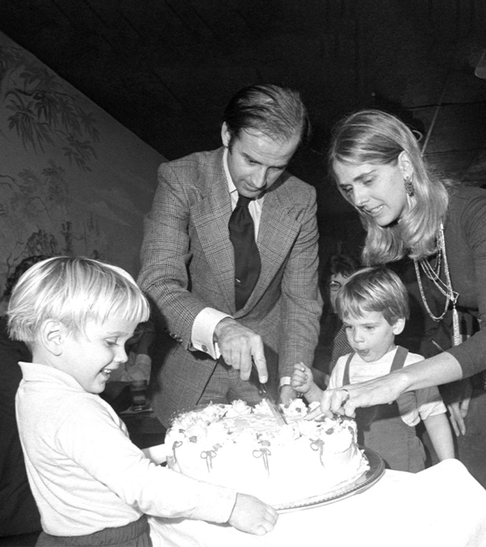 Джо байден жена 1972