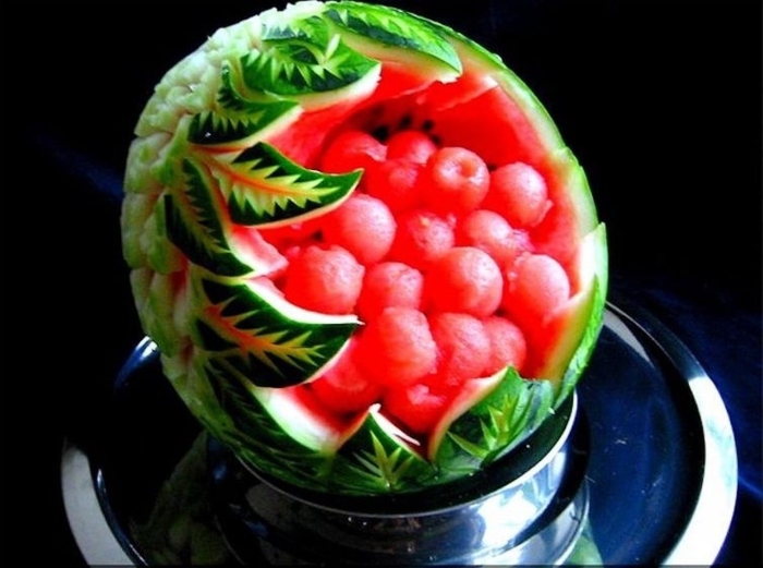 Композиция из арбуза