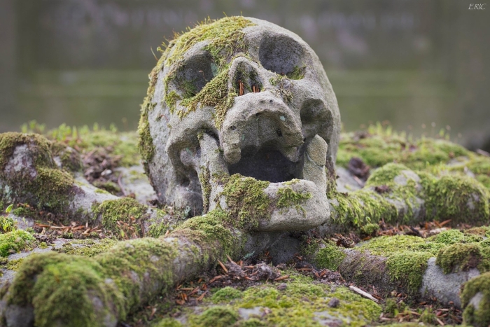 Моменто мори скульптура