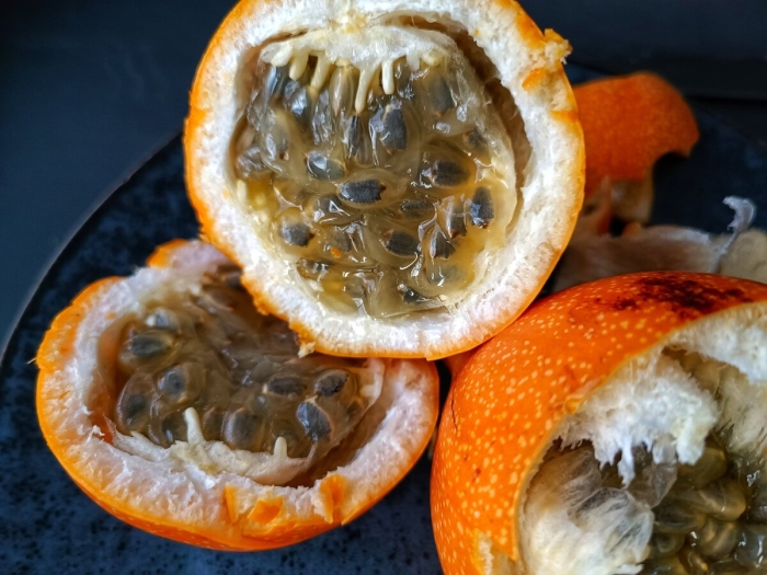 Экзотический фрукт гранадилла