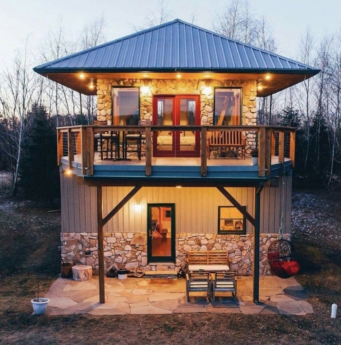 Двухэтажная беседка