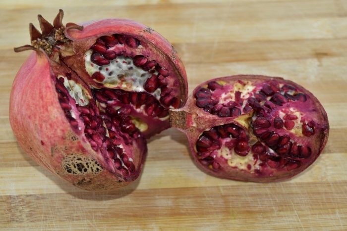 Спелый гранат