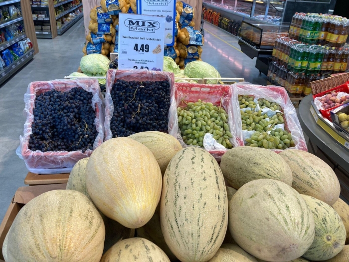 Узбекистан базар арбузов и дынь.