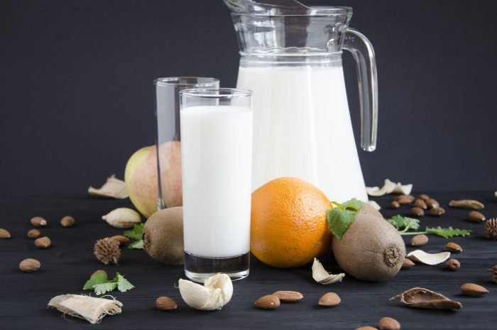 Молоко и фрукты