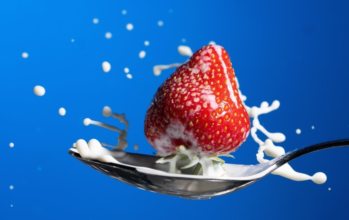 Клубника со сметаной