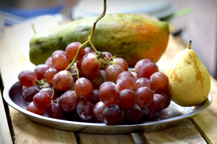 Фрукты виноград
