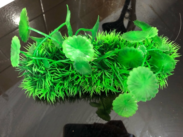 Искусственное растение для аквариума