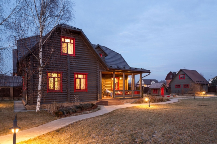 Дом скандинавия из оцилиндрованного бревна