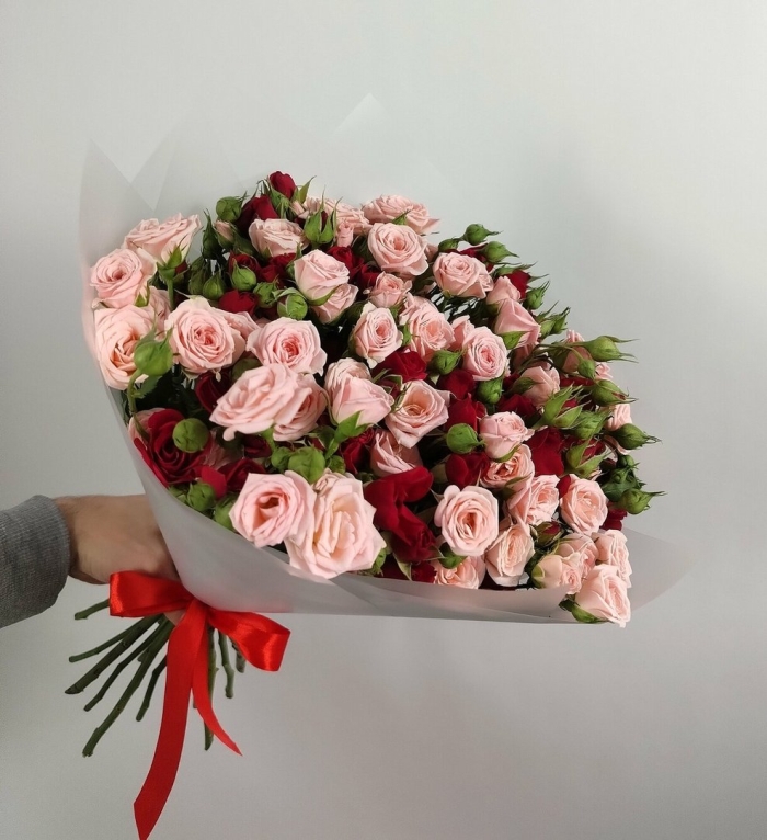 Букет кустовая роза