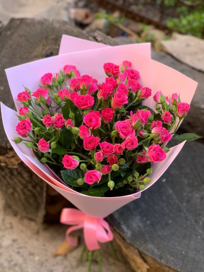 Кустовая роза букет