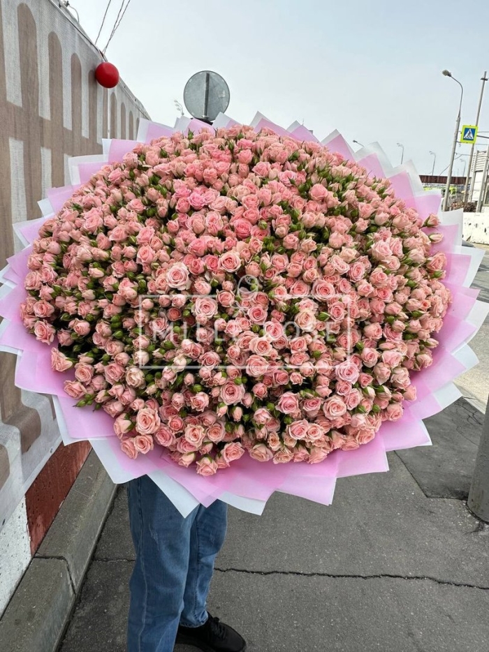 Букет кустовая роза