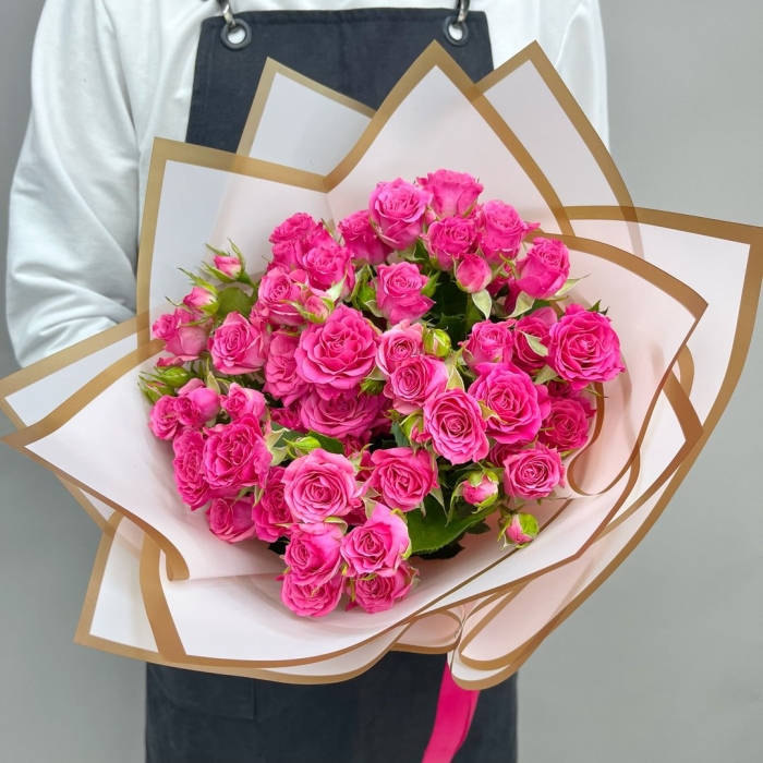 Малиновые кустовые розы