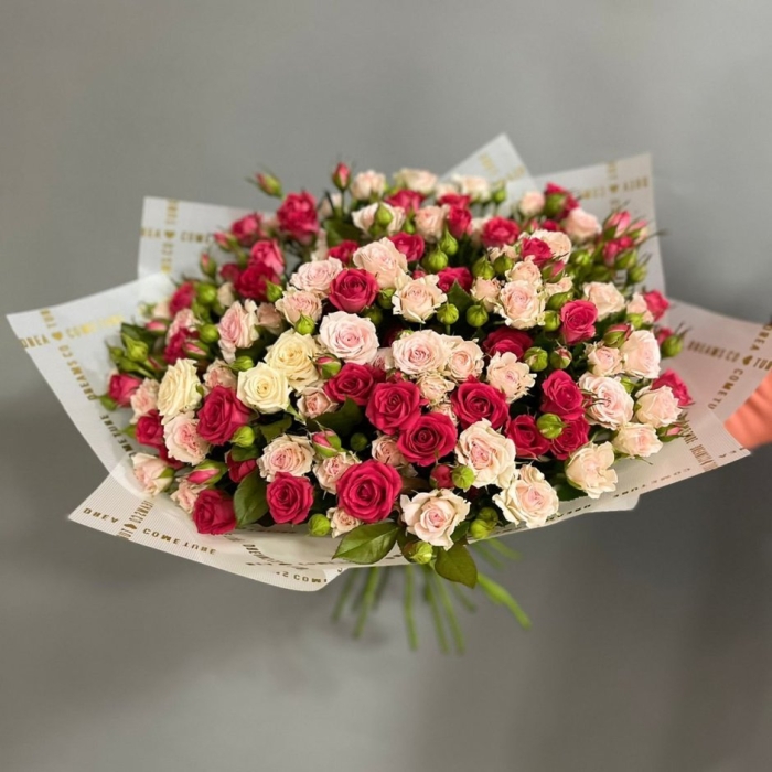 Кустовая роза микс в букете