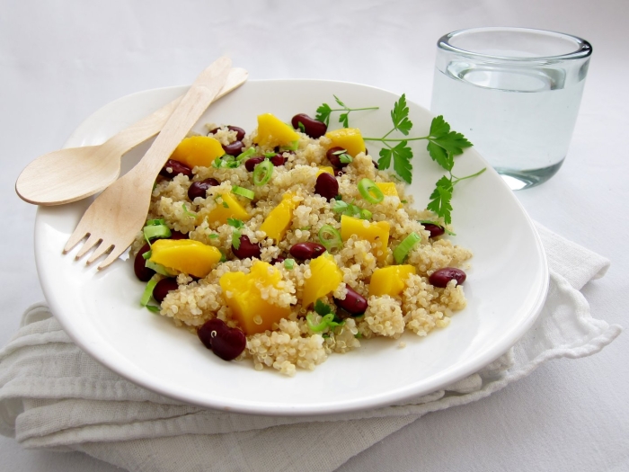 Средиземноморский салат с кускусом