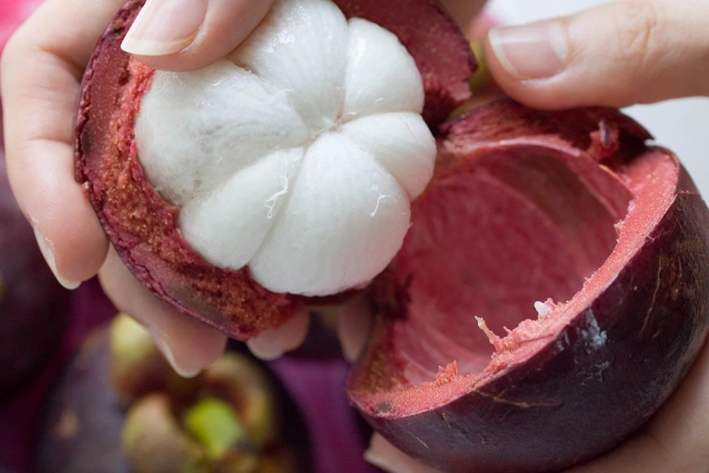 Мангостин переспел