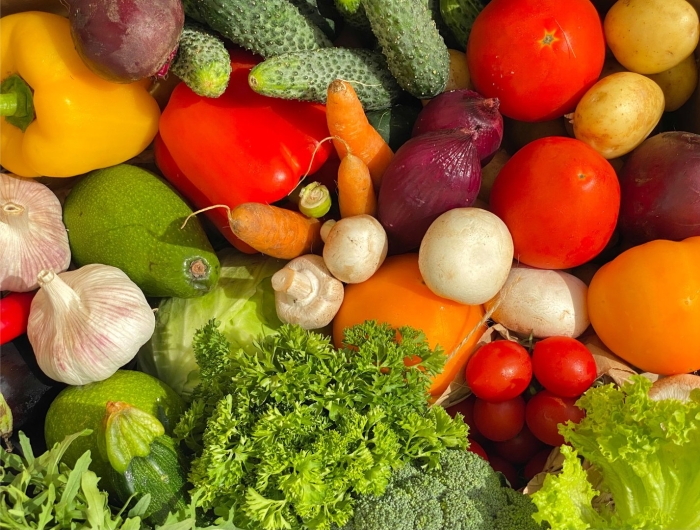 Свежие овощи и фрукты
