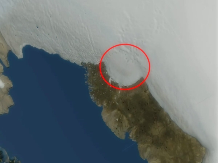 Кратер в гренландии