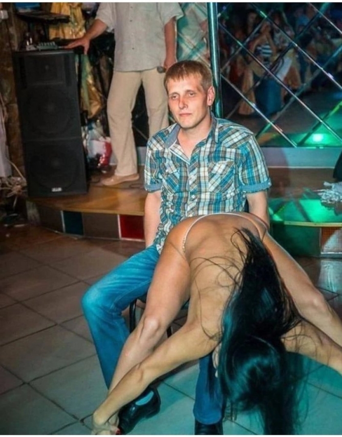 Мем парень и стриптизерша