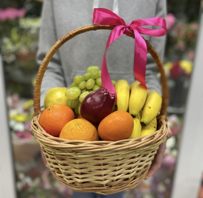 Корзинка с фруктами