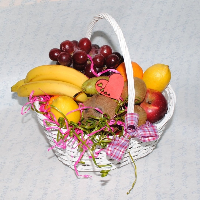 Фруктовый букет в корзинке