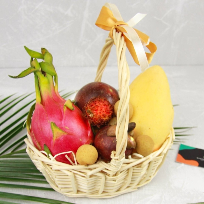 Подарочная корзина экзотических фруктов