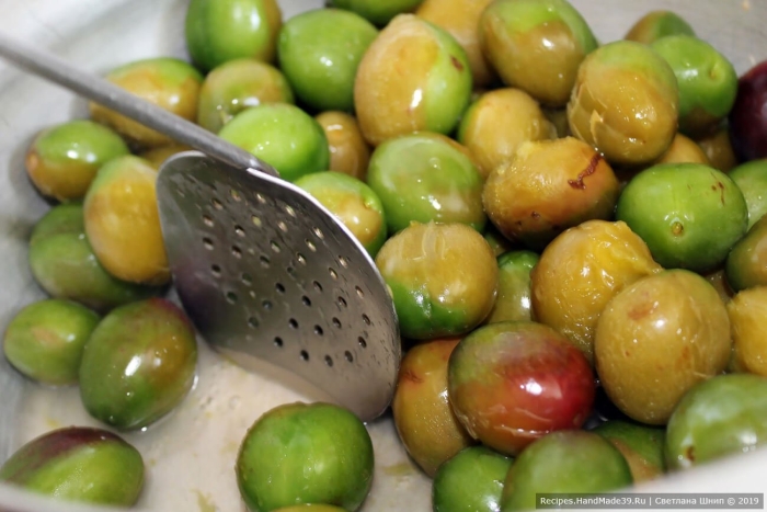 Ткемали фрукт