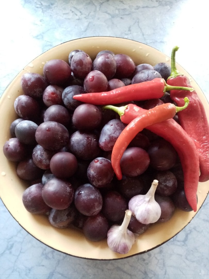 Грузинская слива ткемали