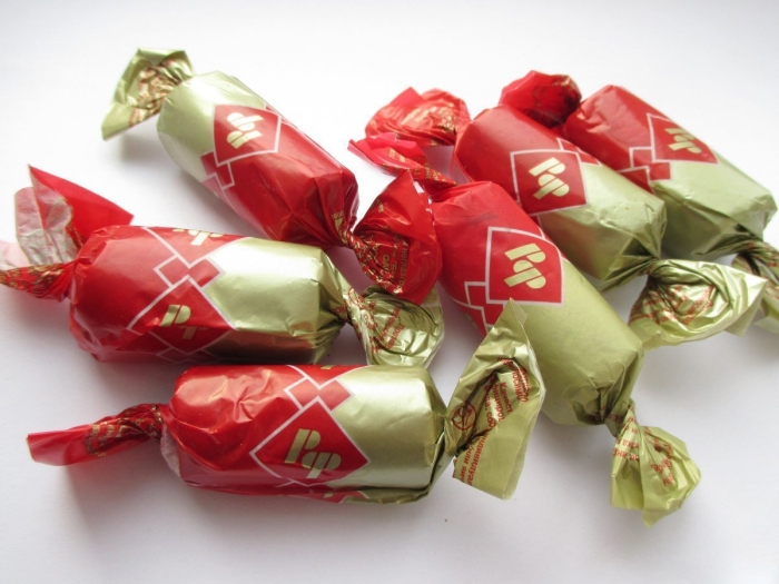 Конфета батончик рот фронт