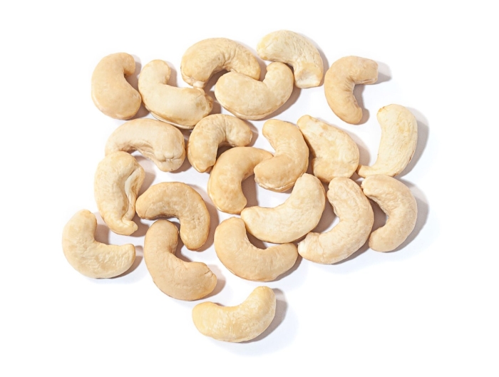 Кешью очищенный сырой ww 320