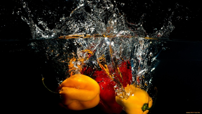 Фрукты в воде