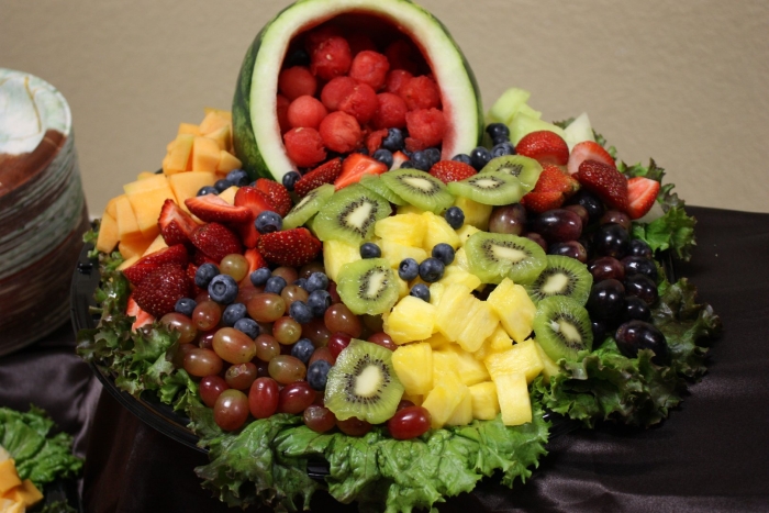 Фрукты на свадебный стол