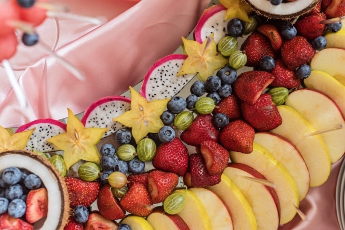 Фрукты на праздничный стол