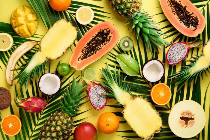 Тропические фрукты манго