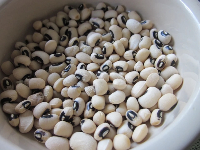 Фасоль черный глаз